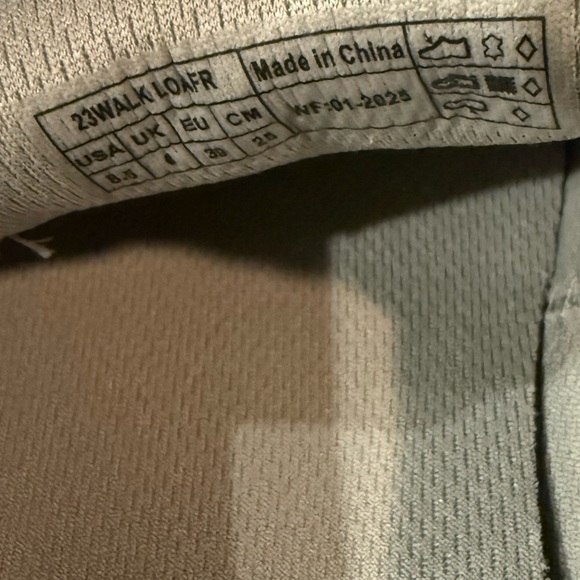 Vionic 23Walk Grey Suede Orthotic Walking Arch Support Comfort Loafer NWOT - Picture 5 of 12